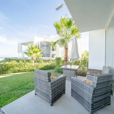 Alcazaba Lagoon Apartment Estepona